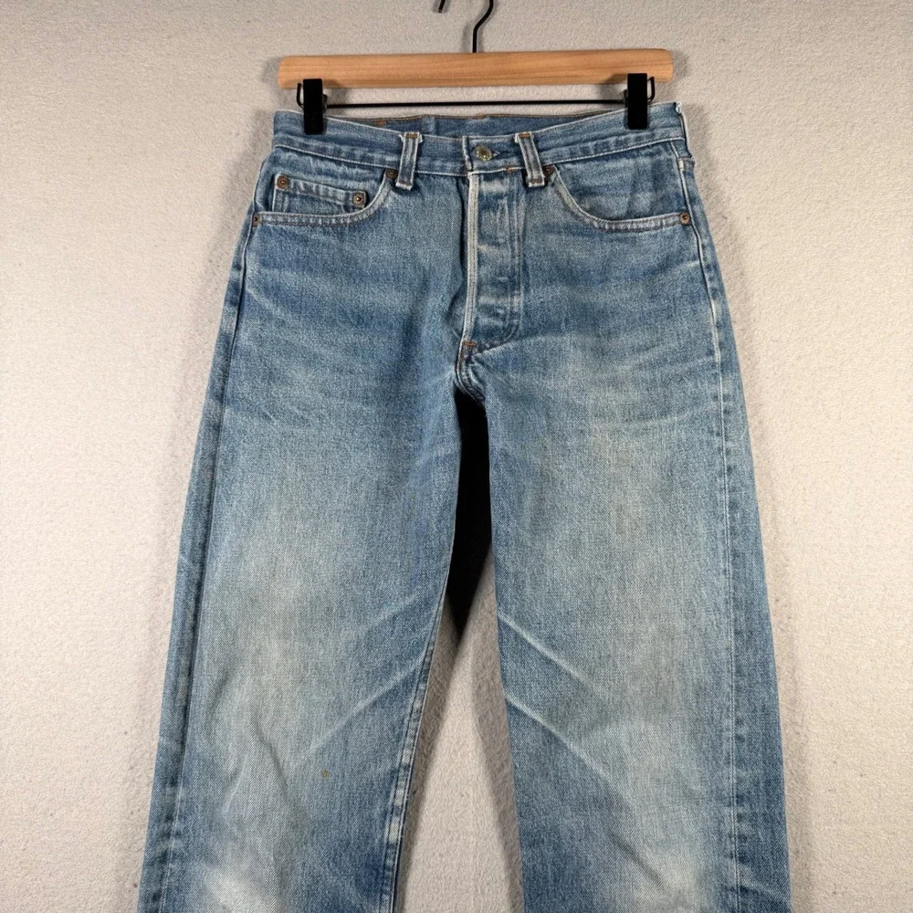 Vintage Levis 501 Light Wash Straight Leg Denim Jeans Blue 28x30 USA Made